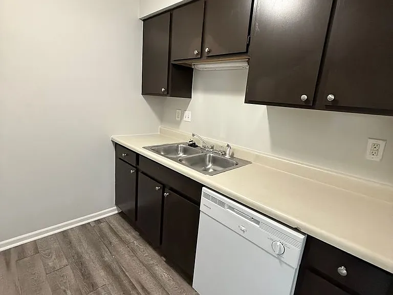 Foxfire West Apartments — Photo 111