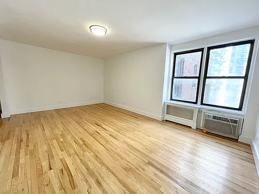 Rented by Oxford Property Group | media 19