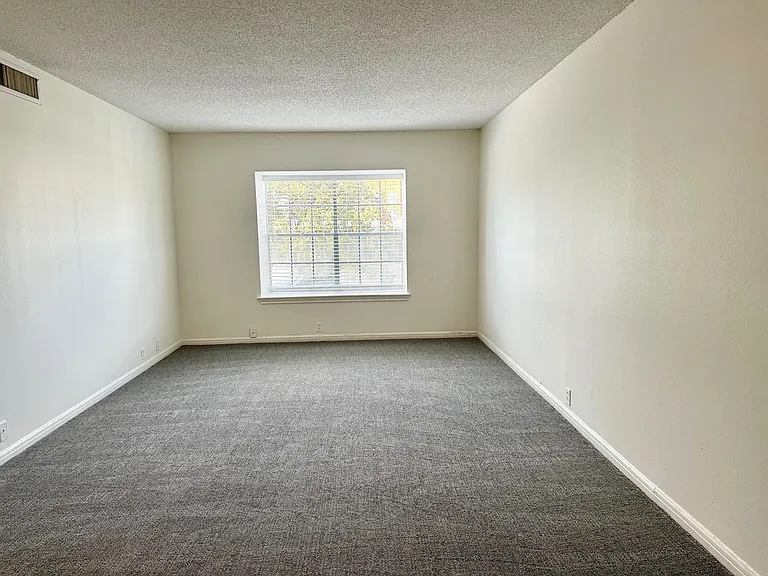 2601 Bellefontaine St #B301 — Photo 14