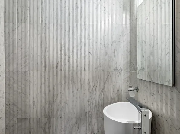 400 Putnam Avenue image 12 of 32