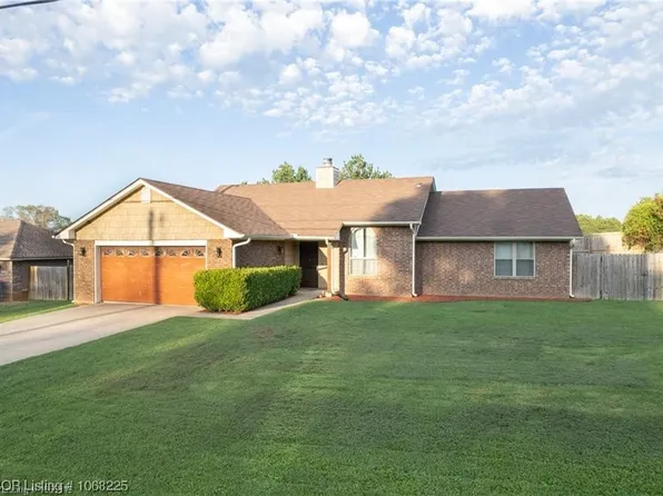 610 S Oak St, Greenwood, AR 72936