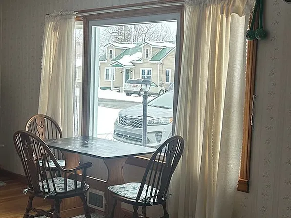 30 Spruce St, East Millinocket, ME 04430