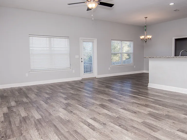 5567 Galaxy Dr — Photo 4