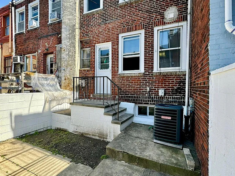 2746 S Sheridan St #1 — Photo 6