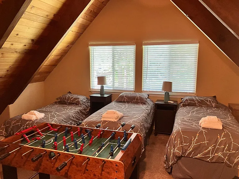 968 Tanglewood Dr — Photo 4