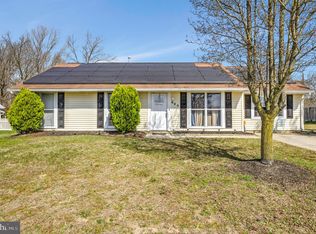 649 Greenbriar Dr, Williamstown, NJ 08094