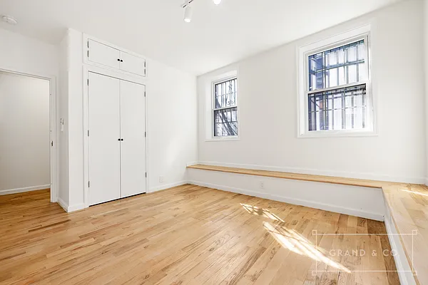 Rented by Grand & Co. | media 11