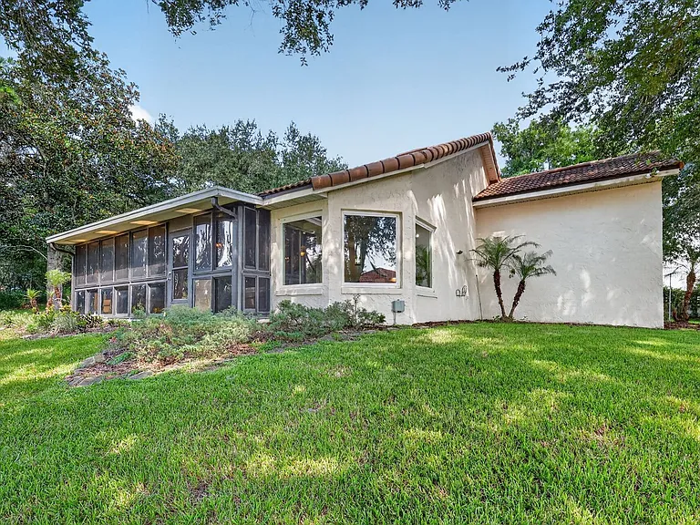 118 W Magnolia Ave — Photo 29