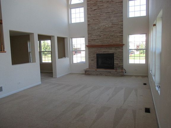 4th image of 2656 Moutray Ln
