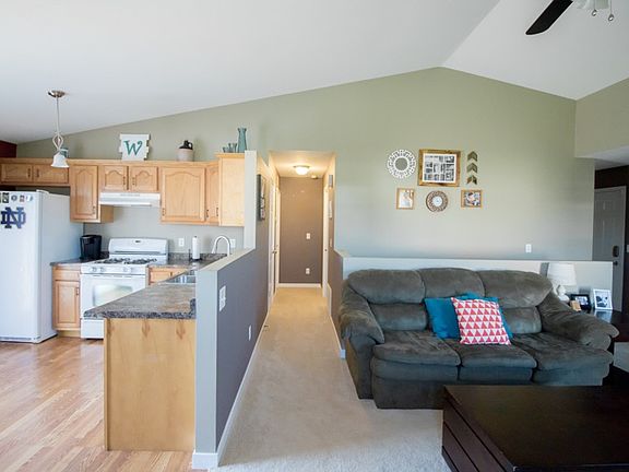 3rd image of 56892 Christine Dr
