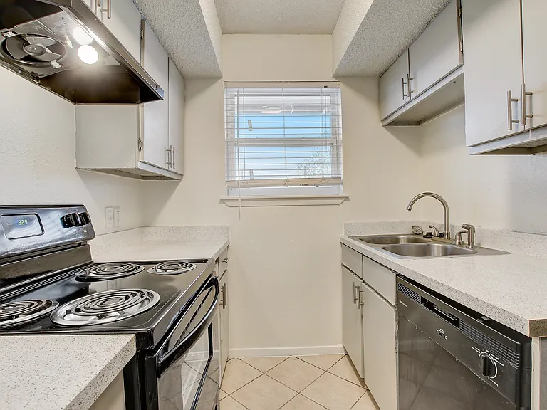 Highpoint North — Photo 27