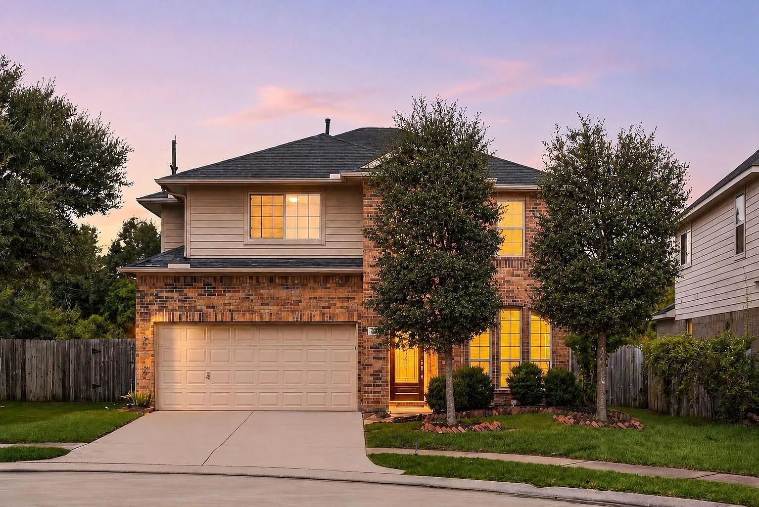 4 bed, 2.5 bath, 2308 sqft, $2,400 — Photo 1