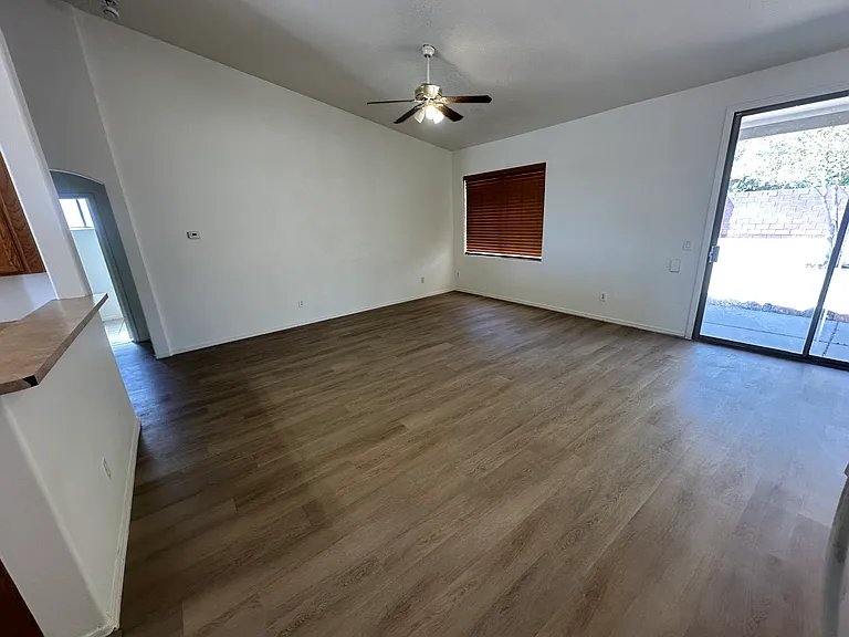 12910 W Pershing St — Photo 4
