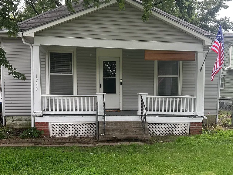 1730 NW Tyler St — Photo 1