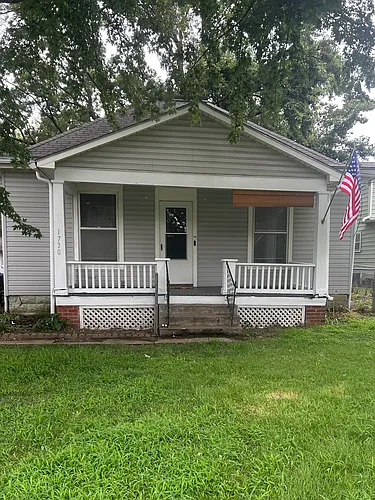 1730 NW Tyler St Photo 1