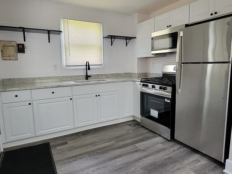 24065 Murray St — Photo 6