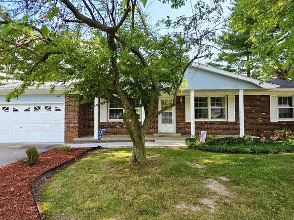 1127 Keiffer Dr, Olney, IL 62450