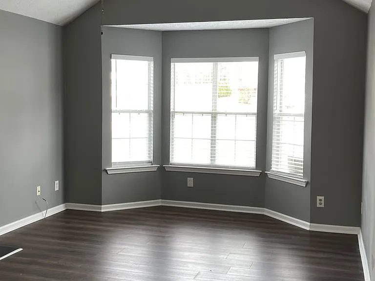112 Harvard Dr — Photo 3