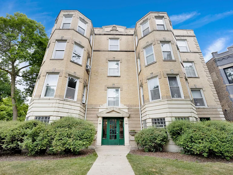 4200 N Sawyer Ave #2 — Photo 15
