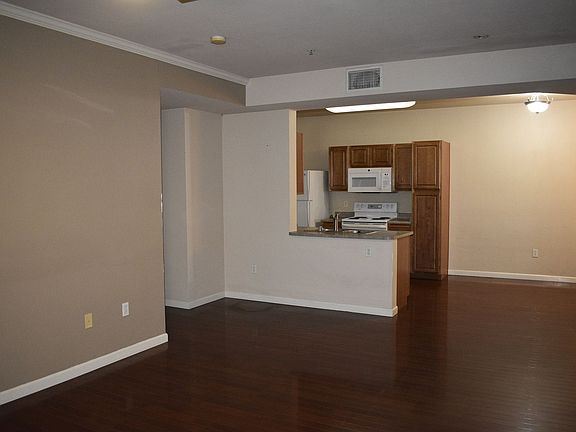 4th image of 501 Gibson Dr APT 221