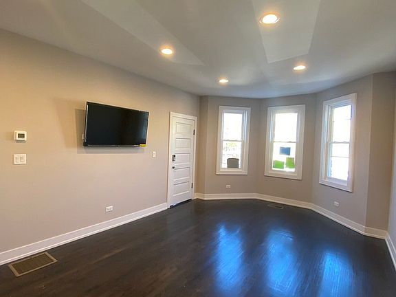 5th image of 4923 W 30th St