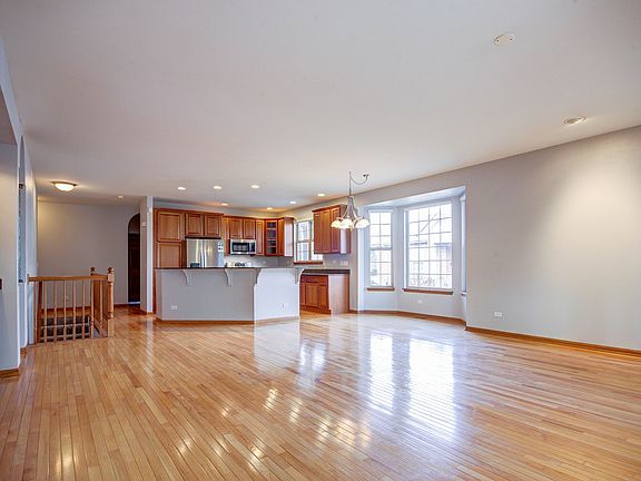 5th image of 18117 Breckenridge Blvd