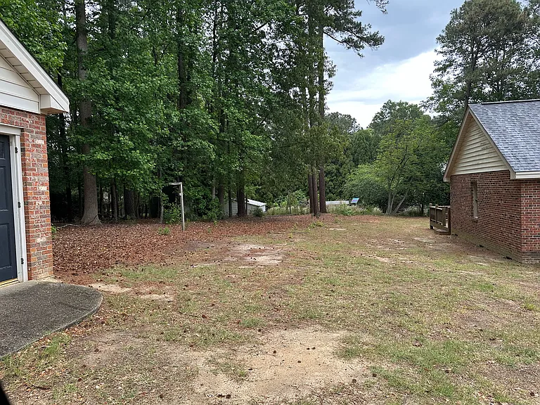 629 Shadywood Ln — Photo 20