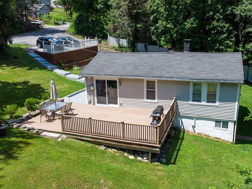1st image of 18 Worthington Drive W