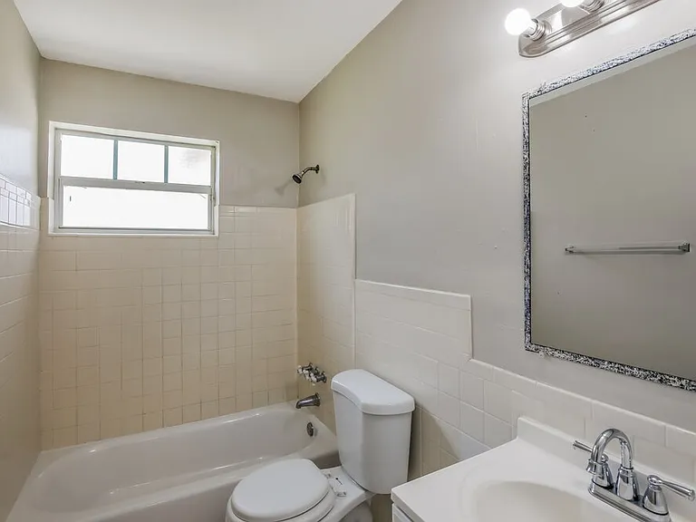 1810 De Soto Dr — Photo 14