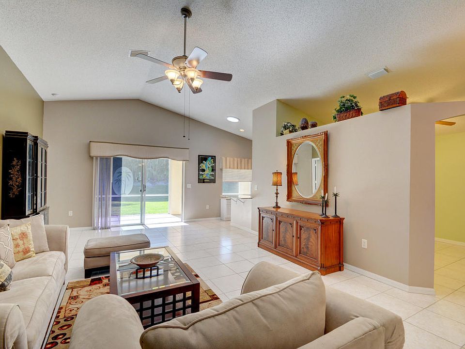 1st image of 232 SW Lake Forest Way