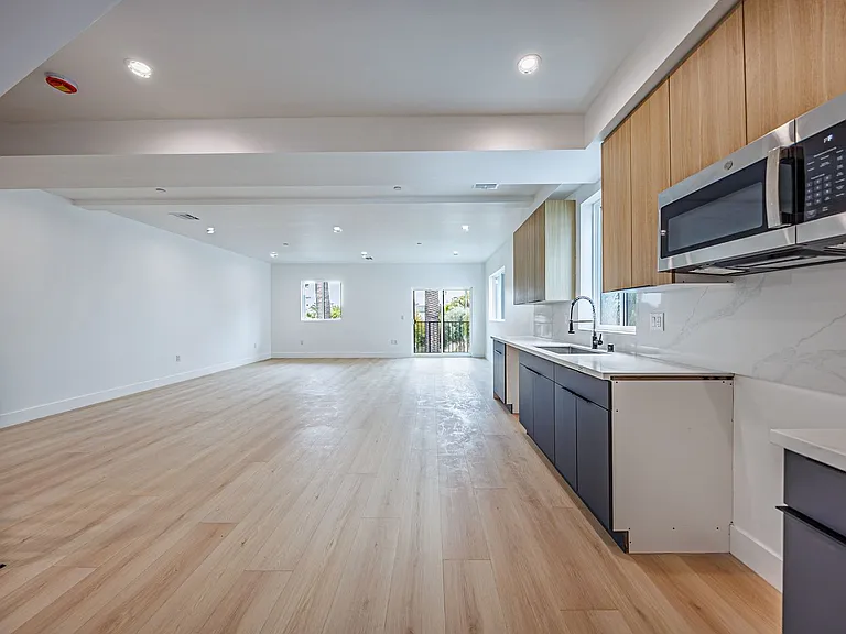 5187 W. 21st St. — Photo 30