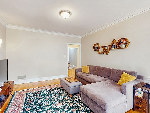 3rd image of 3253 W Leland Ave Unit 2
