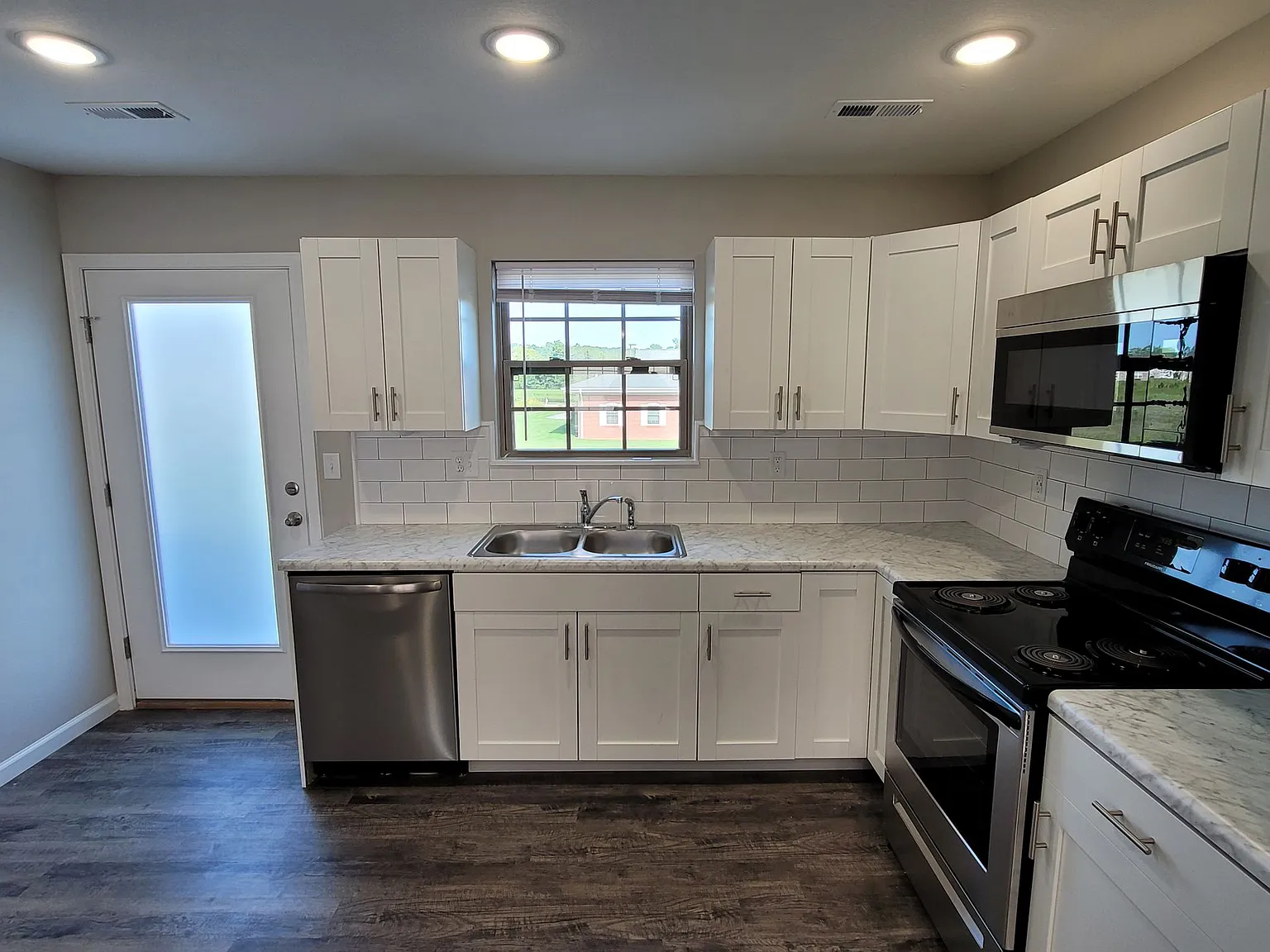 Hummingbird Heights — Photo 1