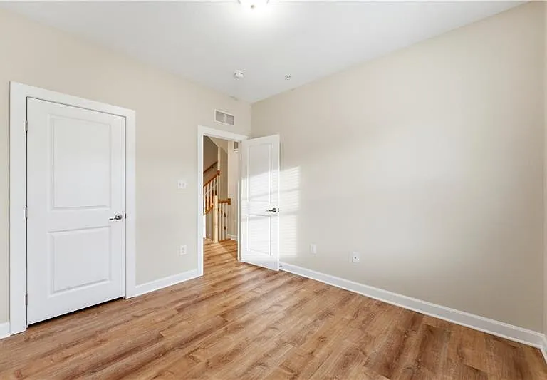 335 Osona Ln — Photo 24