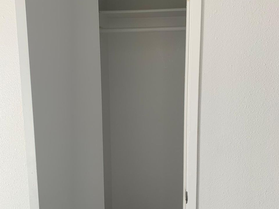 1st image of 5139 Melrose Ave #106