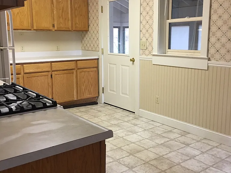 228 B St — Photo 15