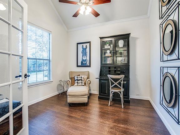 5th image of 408 Crystal Glen Dr