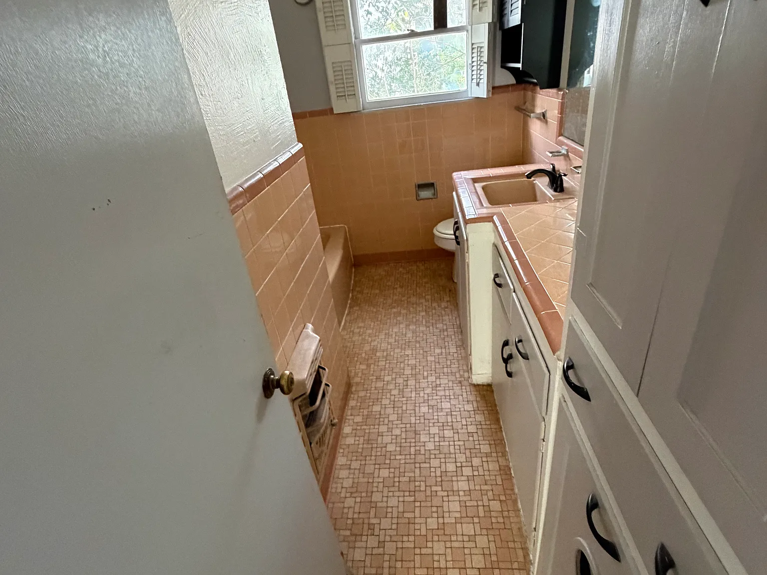 1511 E Texas Ave — Photo 4