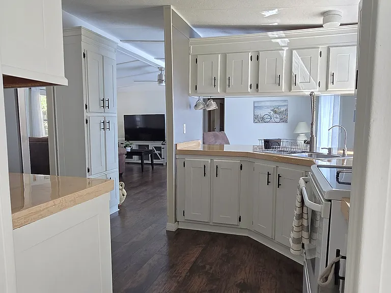 Kitchen
"Functional and welcoming kitchen with plenty of storage space."