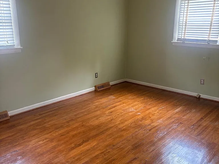 311 Harlem Ln — Photo 10
