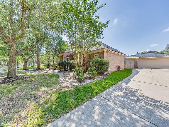 3rd image of 4314 N Pine Brook Way