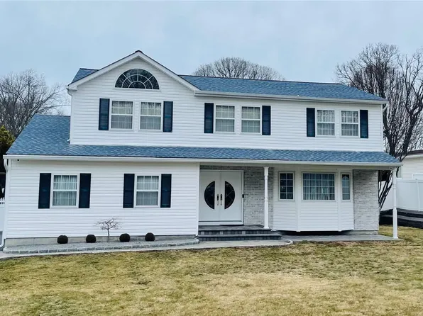 29 Liber Boulevard, Farmingville, NY 11738