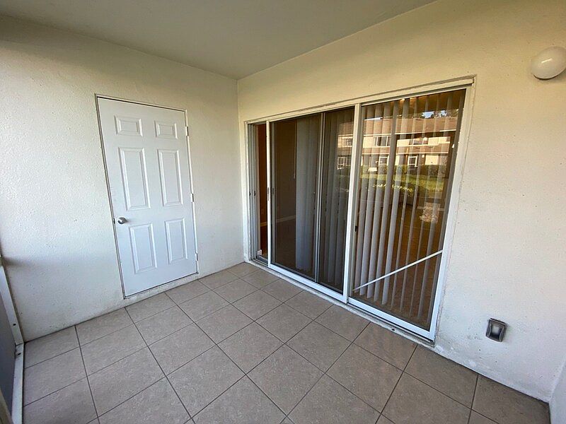 1st image of 12311 Kensington Lakes Dr Unit 2005