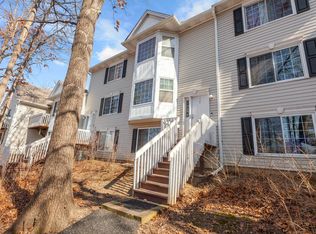 329 W Whispering Oaks Ln #329, Round Lake, IL 60073