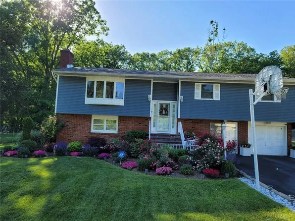 15 Gail Place, Newburgh, NY 12550