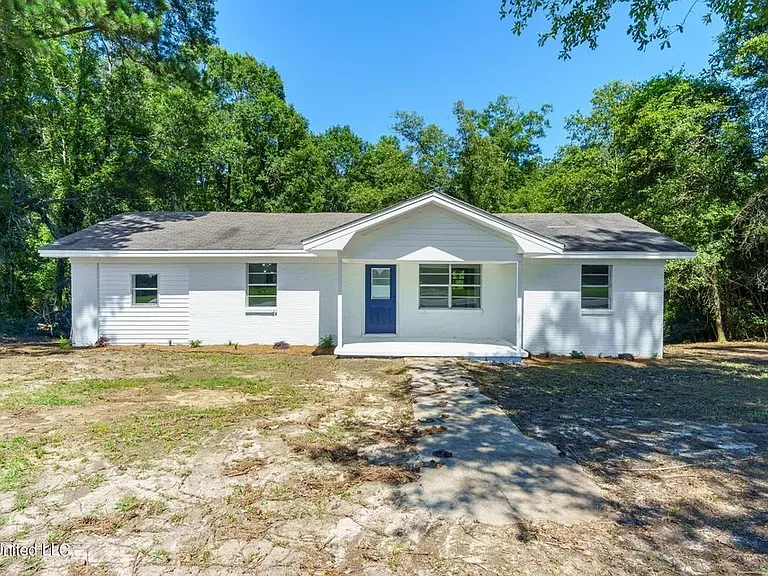 2432 Monroe Rd — Photo 1