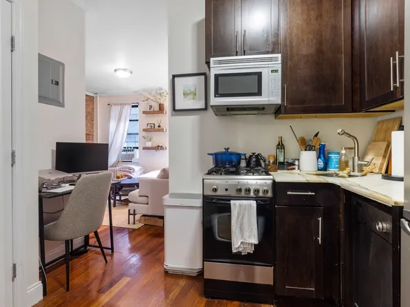 380 Broome Street image 1 of 7