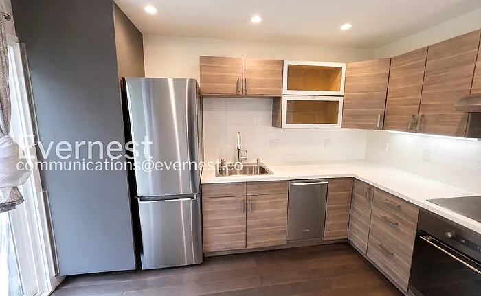 380 Monterey Blvd #302 — Photo 4