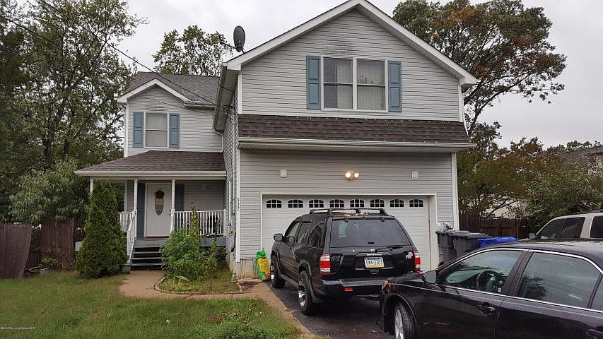 1st image of 932 Malcolm St