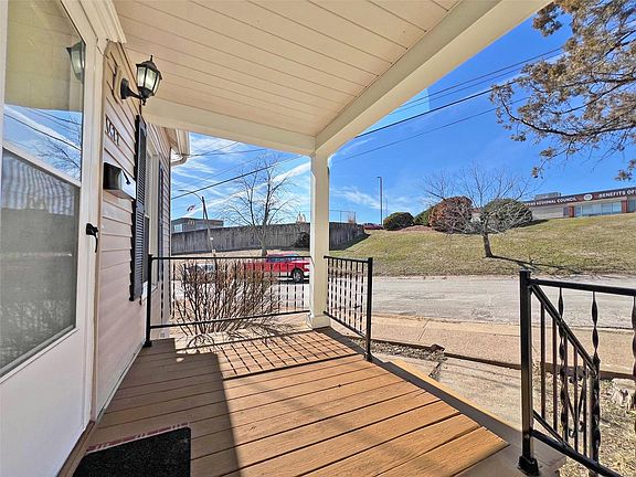 3rd image of 1422 Sulphur Ave